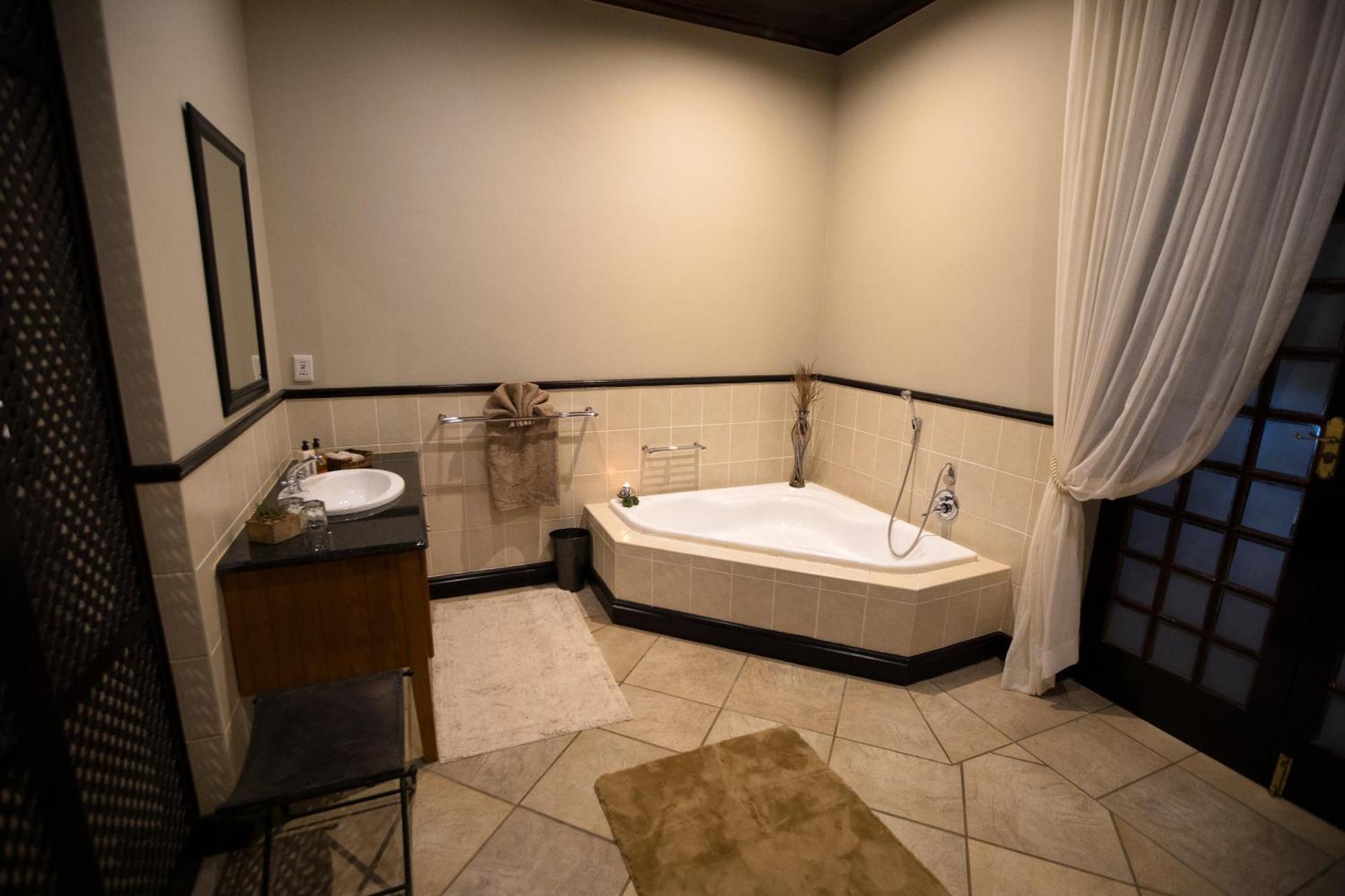 Swartberg Private Game Lodge Oudtshoorn Ngoại thất bức ảnh