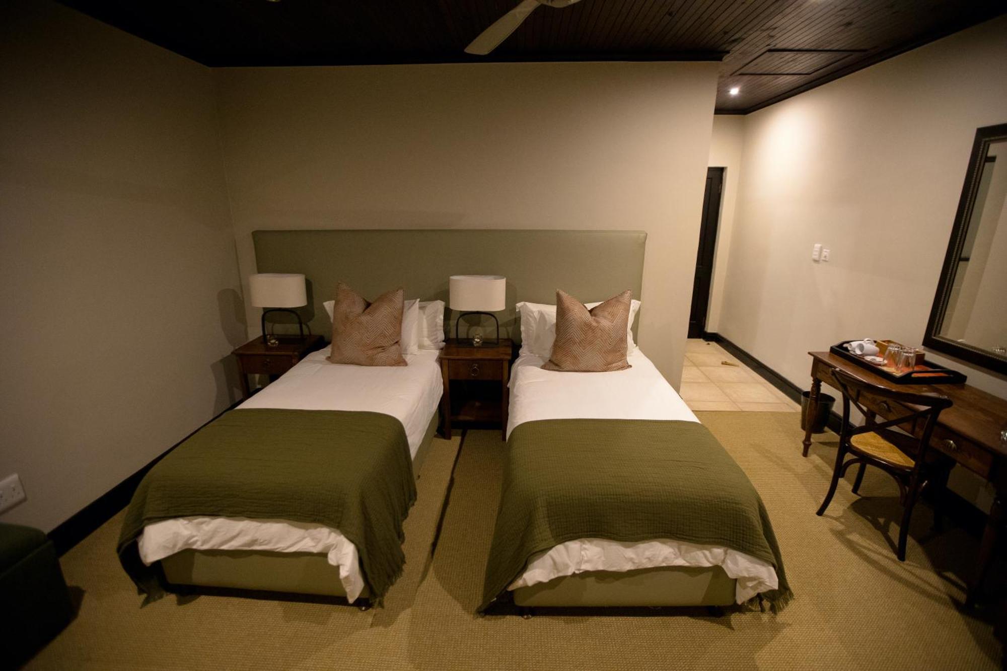 Swartberg Private Game Lodge Oudtshoorn Ngoại thất bức ảnh